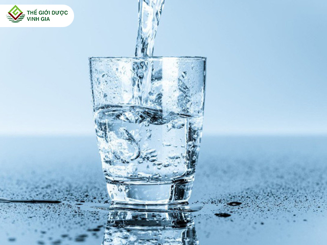 Uống ít nước là nguyên nhân gây ngứa vùng kín