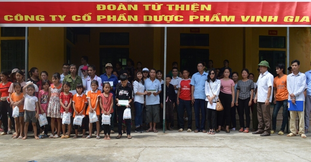 120 phần quà đã được gửi tới 120 hộ thuộc diện khó khăn nhất huyện Mường Lát