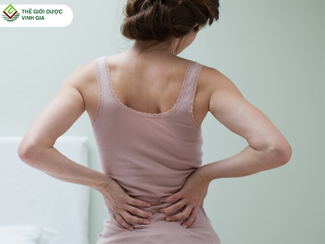 Thoái hóa cột sống lưng gây ra đau bụng đau nhức lưng